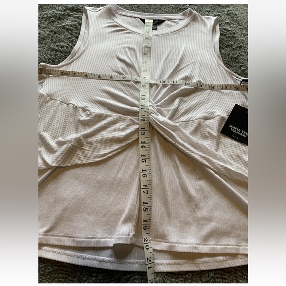 3/$30 NWT Simply Vera Vera Wang Sleeveless White Twisted
Knot Petite Large - Picture 3 of 14